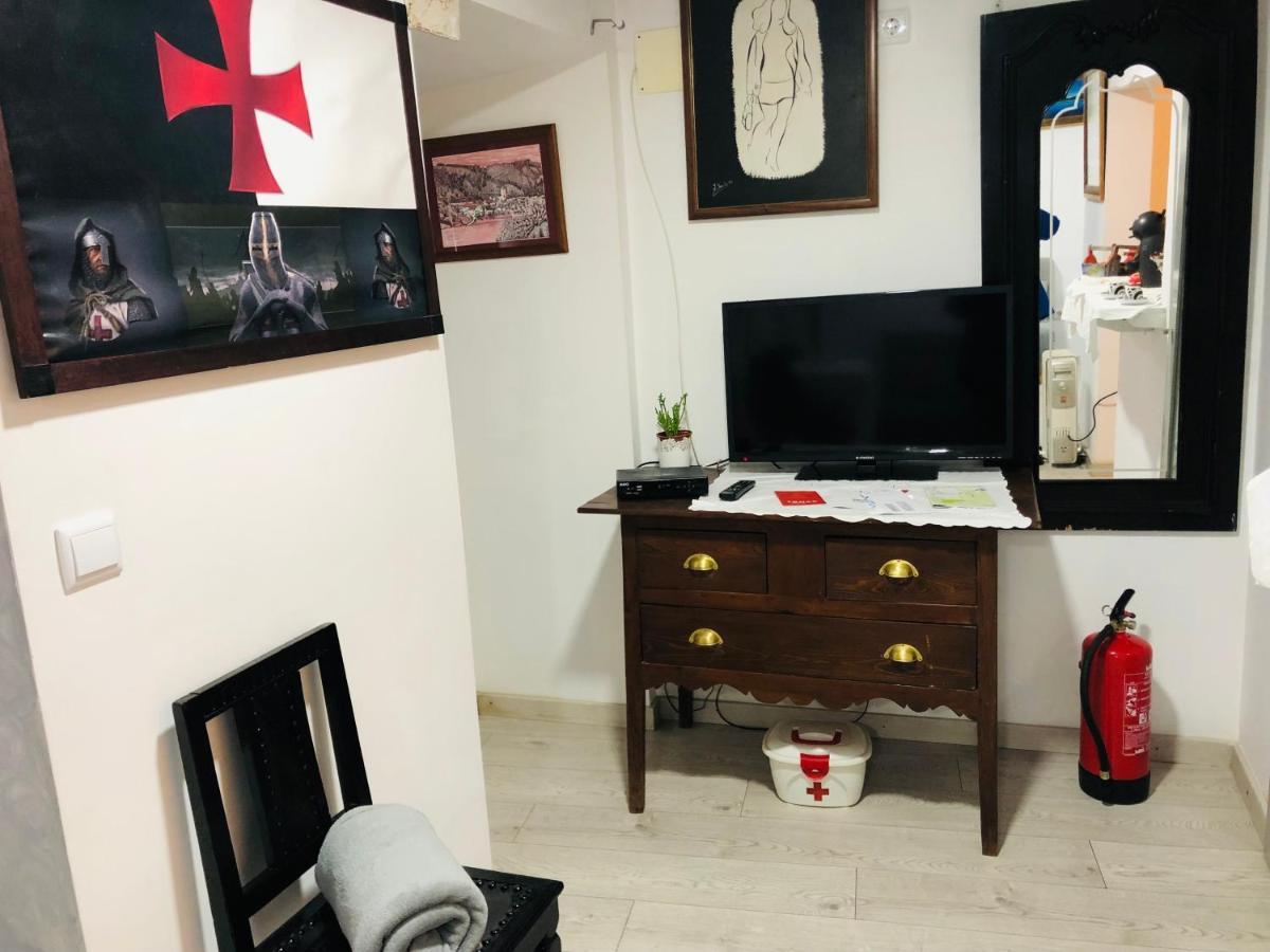 Pe Do Castelo Casinha - Pet Friendly & Garage Villa Tomar Luaran gambar